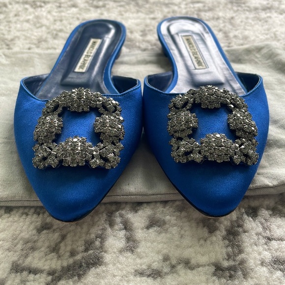 Manolo Blahnik Hangisi Mules - Picture 4 of 4